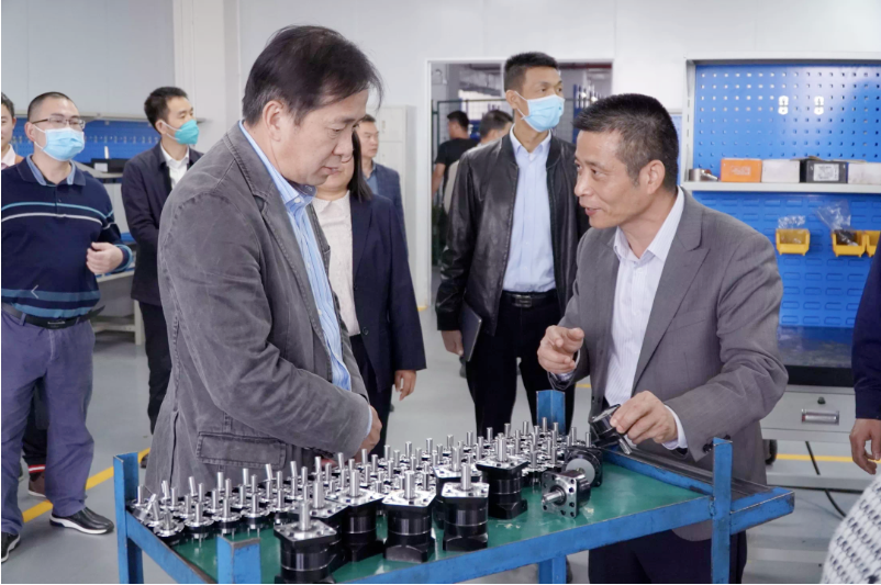 黃江鎮(zhèn)委書記一行蒞臨調研